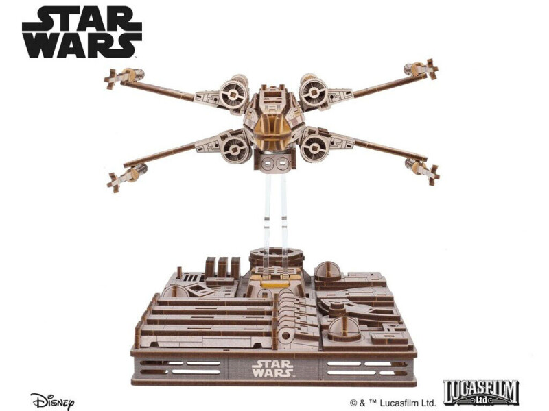 Ugears 3D dřevěná mechanická skládačka Star Wars Luke Skywalker X-Wing stíhačka